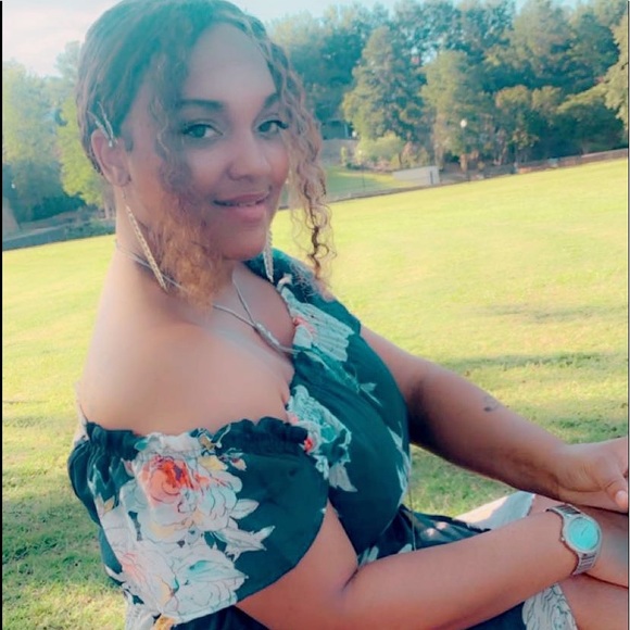 Meet your Posher, Alexis - Picture 7 of 16